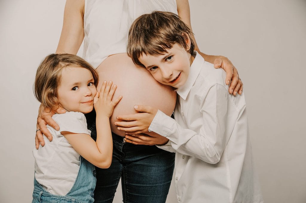 Babybauch Shooting Geschwister