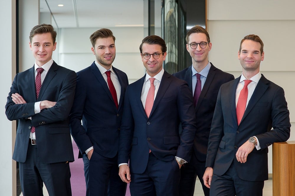 Professionelle Businessfotografie im Fotostudio München, moderne Porträts für Unternehmen und Karrieren, hochwertige Fotoshootings in angenehmer Atmosphäre.